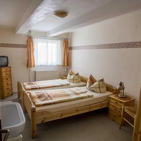 Hotel Lindenschaenke 2*