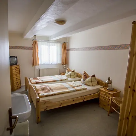 Hotel Lindenschaenke 2*