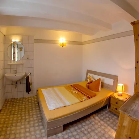 Hotel Lindenschaenke 2*